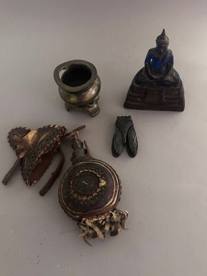 a lot of items that are sitting on a table