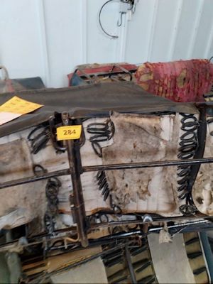 Environ 5 sièges divers d'AMI6 et AMI8 Mise à prix : 50€