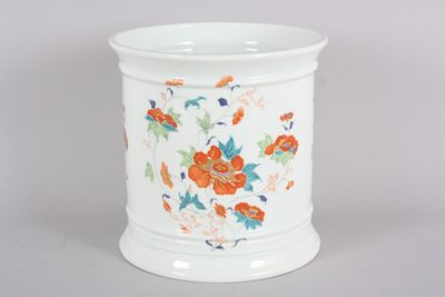 cache-pot en porcelaine. H. 20.