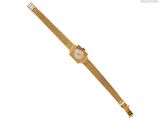 gros plan d'une montre-bracelet sur fond blanc