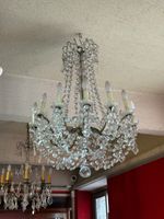 Lustre en bronze à riche décor de pampilles et enfilages de … (photo 3)