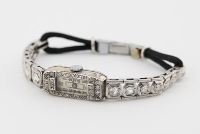 Montre de dame Boîtier en platine 850‰, cadran gris, le brac…