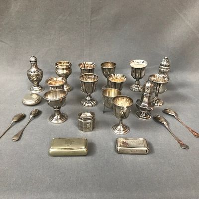 an assortment of silverware including silverware, silverware and silverware