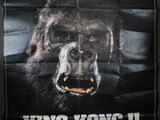 affiche de « King Kong II » représentant un visage de gorille sur fond noir
