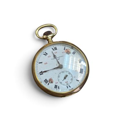 une montre de poche en or avec des chiffres romains