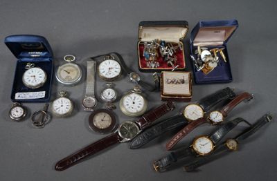 de nombreux modèles de montres et des montres présentées dans leur coffret