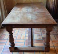 10564-86 / CH Entr / Importante table de salle à manger en c… (photo 2)