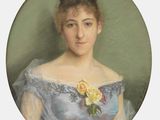 portrait d'une femme en robe bleue, avec une rose jaune dans les cheveux