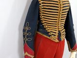 a statue of a man dressed in a military uniform
