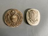 paire de pièces de monnaie romaines anciennes datant du IIe siècle av. J.-C. au IIe siècle av. J.-C.