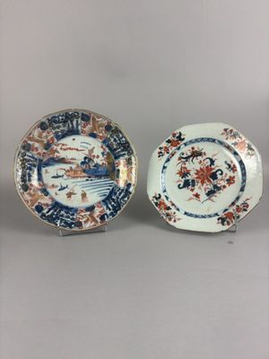 pair of japanese imari porcelain plates