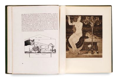 un livre ouvert sur lequel figure le dessin d'une femme assise sur un banc