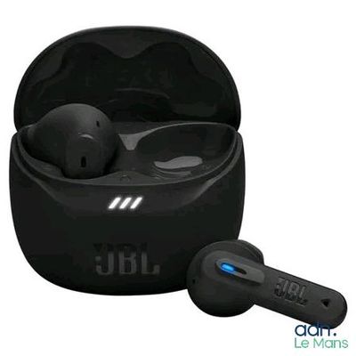 Les Airbuds de JBL se trouvent dans leur boîtier avec la télécommande