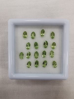 PERIDOT IF à VVS Nbr 17 Pakistan ovale 5 x 3 4,05ct