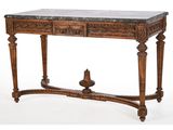 une vieille table en bois avec un plateau en marbre sur fond blanc