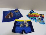 deux paires de boxers pour garçons ornés de personnages de dessins animés
