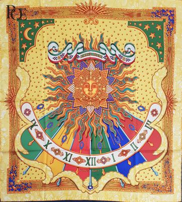 Le soleil et la lune sont représentés sur cette tapisserie