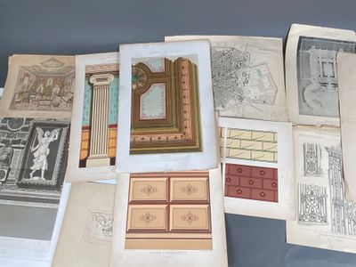 de nombreux types de plans architecturaux sur la table