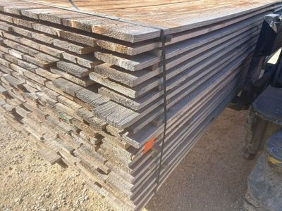 une pile de bois empilés les uns sur les autres