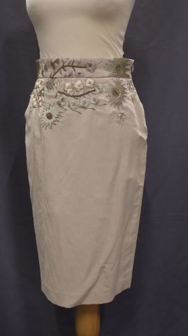 ARMAND VENTILO – Jupe en soie et lin, brodée de fleurs. Taille : ...