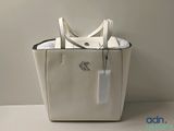 Sac cabas Michael Korsh en cuir blanc avec étiquette