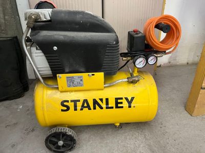 Compresseur électrique STANLEY - Photo 1