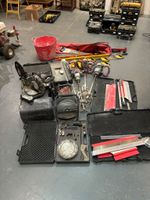 lot : malaxeurs, niveaux, outils divers .