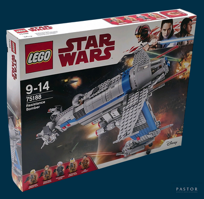 une boîte contenant un ensemble Lego Star Wars