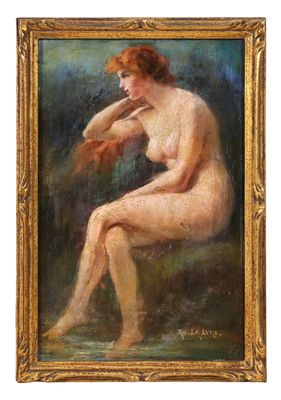 un tableau représentant une femme nue assise sur une chaise, dans un cadre doré