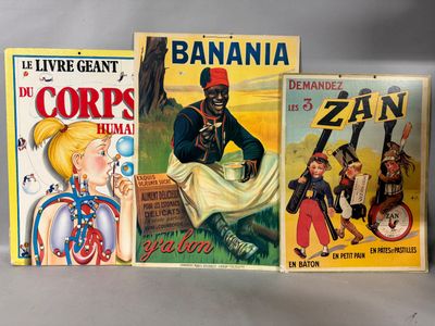 trois livres pour enfants français anciens exposés sur une table