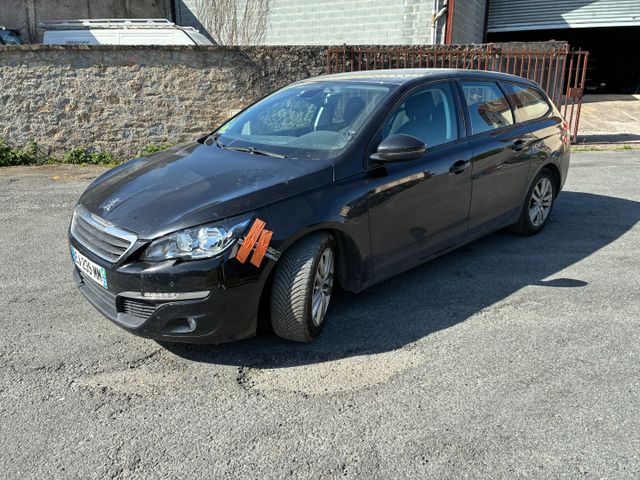 Véhicule particulier PEUGEOT 308 SW immatriculée EJ-239-MM, 1èr m