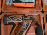 de nombreux types d'outils différents qui se trouvent dans la mallette