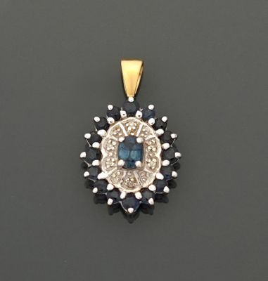 Pendentif en deux tons d'or jaune et gris 18K 750 millièmes …