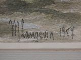une photo d'une photo d'un tableau sur le mur