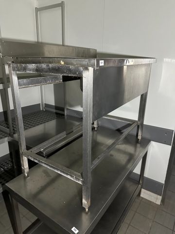 Plonge inox à dosseret un bac égouttoir gauche. 120x 70