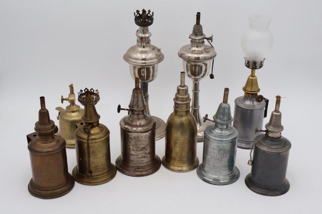 10 lampes dites Pigeon certaines avec la marque LA MEILLEUR, LA F...