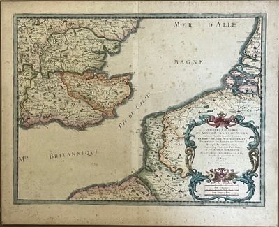 une vieille carte de l'Irlande et du Pays de Galles dans un cadre en bois