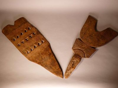 TOUAREG, Niger/Mali. Deux anciens piquets de tente « Tamache…