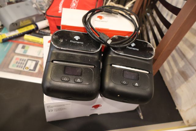 Deux petites imprimantes étiquettes PHOMEMO