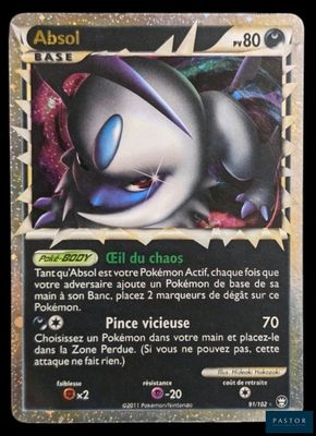 gros plan d'une carte pokemon sur fond noir