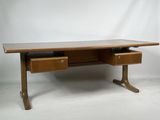 l'image d'un bureau avec deux tiroirs
