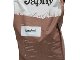 un sac de nourriture posé sur une table