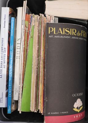 France Lot de plus de 30 volumes et brochures dont : Catheri…