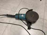 Meuleuse Makita GA9030 (photo 2)