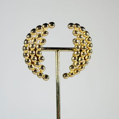 KARL LAGERFELD, réunion de deux paires de clips d'oreilles e…