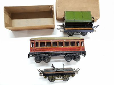 J de P "0", 3 wagons anciens :