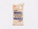 un sac de riz posé sur une table