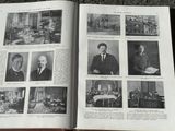 un livre sur lequel figurent des photos d'hommes et de femmes