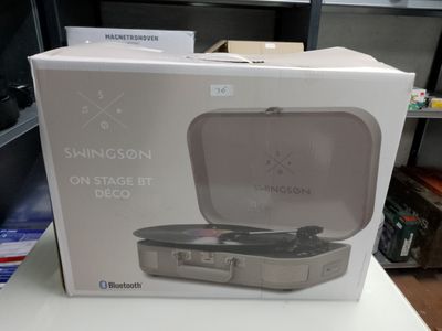 une boîte contenant un tourne-disque