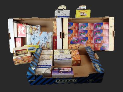 une boîte remplie d'objets assortis qui s'y trouvent